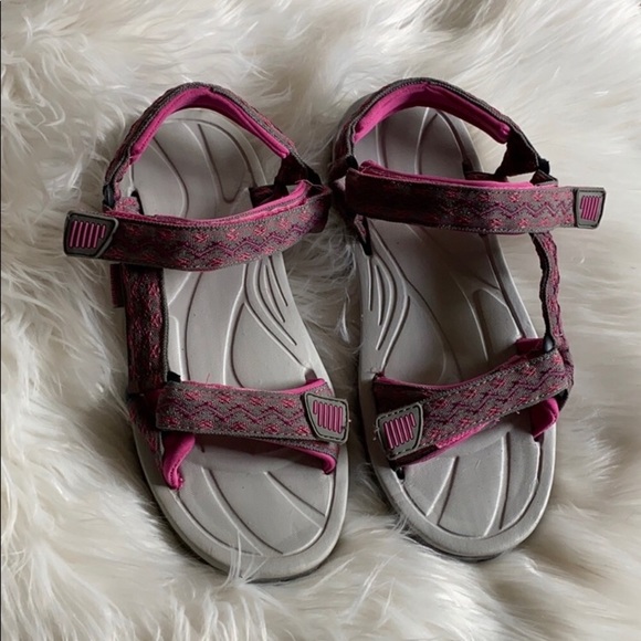 Northside Shoes - 💛 Northside Velcro strapped outdoor sandals